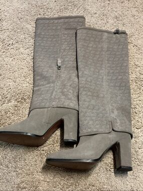 Women's Gray Suede Mid-Calf Heeled Boots